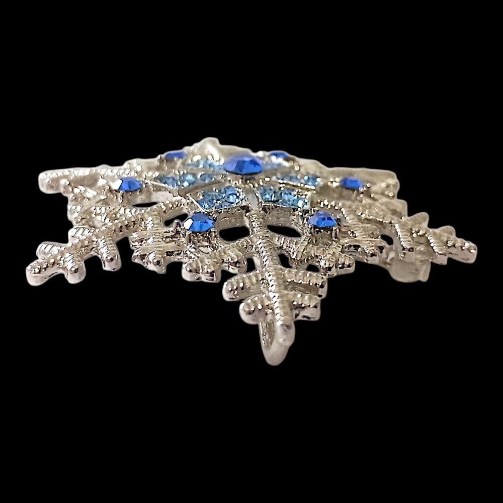 Icy Snowflake Pin Brooch Pendant Star Blue Rhinestone Crystal Winter Silver Tone - Picture 3 of 16